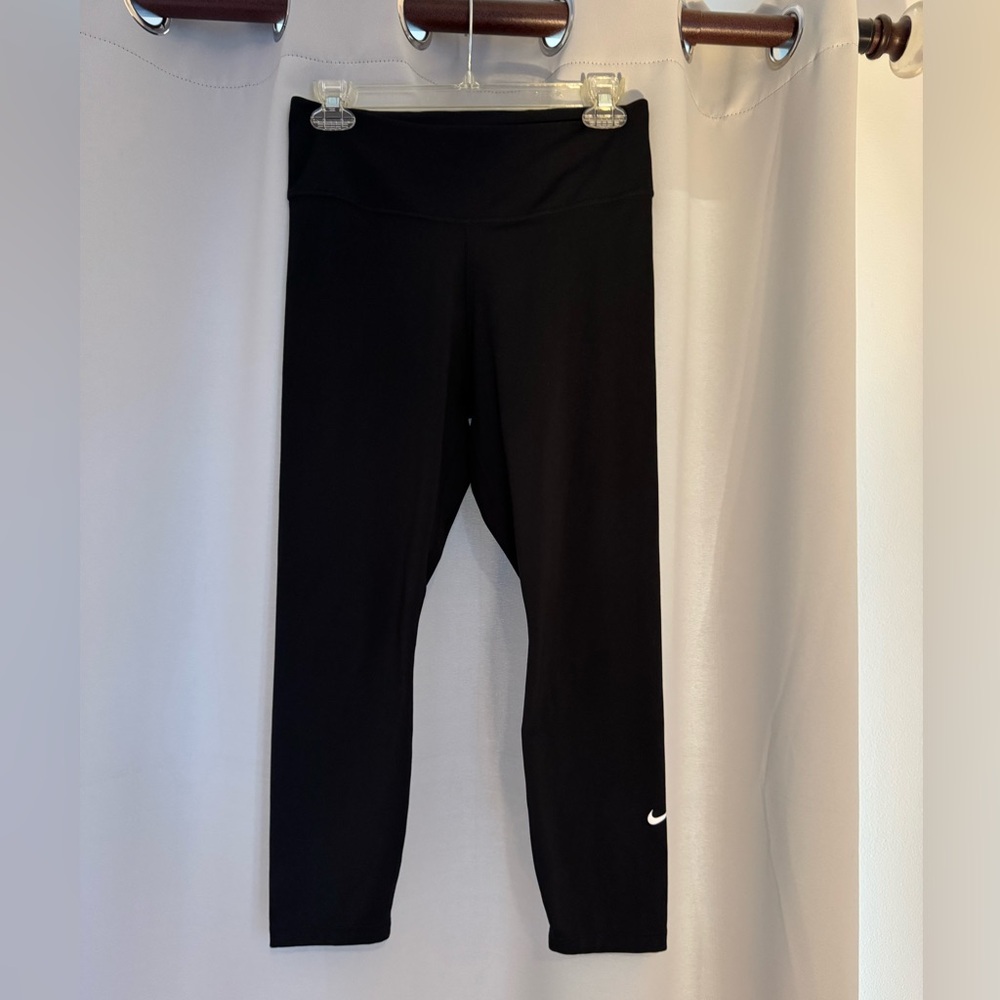 Nike Black Women's Athletic Leggings with Swoosh